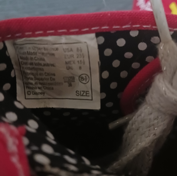 Minnie Mouse Hi-top Shoes - Picture 7 of 7
